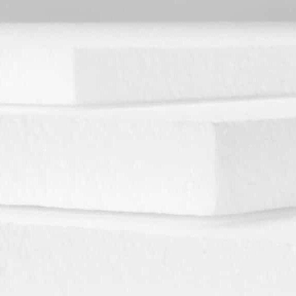 Expanded polystyrene lists on top of each other